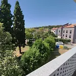 Modern Apartment Ana